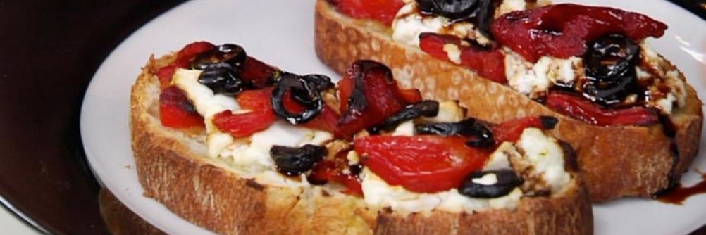 Тосты с козьим сыром