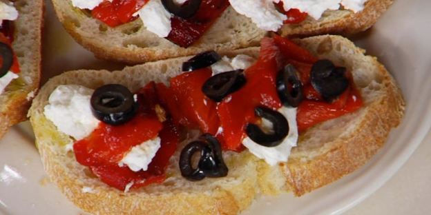 тосты с козьим сыром