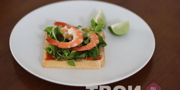 тосты с креветками