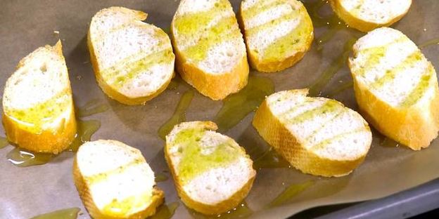 тосты с лисичками и лимонным сыром