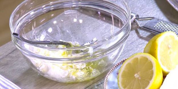 тосты с лисичками и лимонным сыром