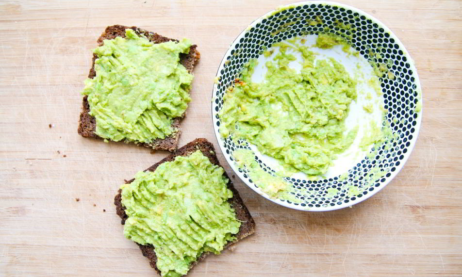 Рецепт тостов с пастой из авокадо