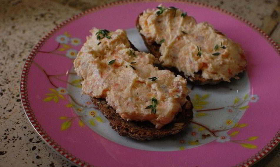 Рецепт тостов с патэ из копченой форели