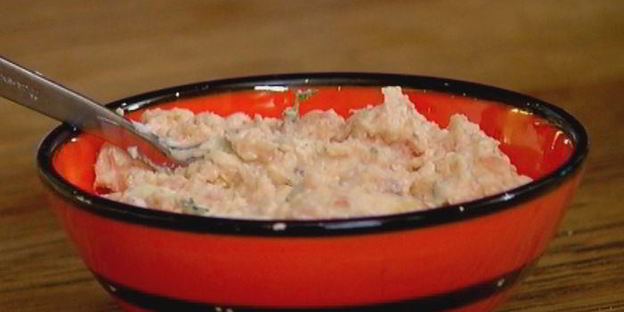 тосты с патэ из копченой форели