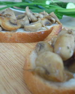 Тосты с шампиньонами