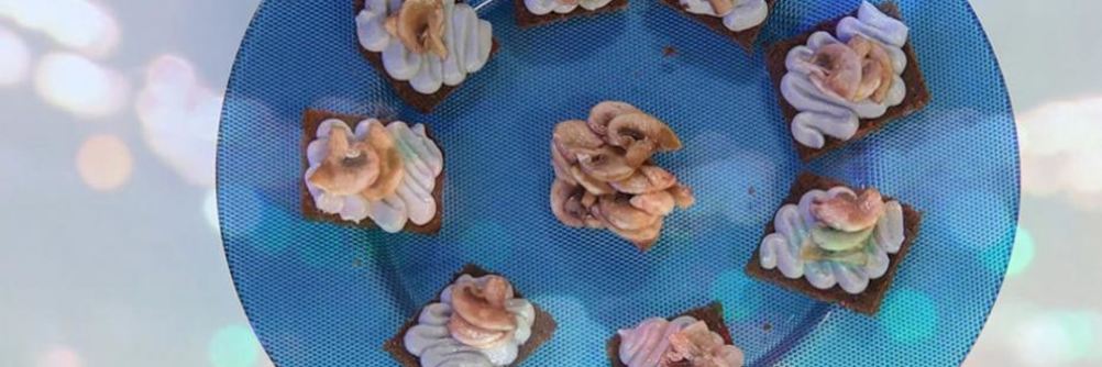 Тосты с сыром и шампиньонами