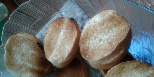 тосты с томатами