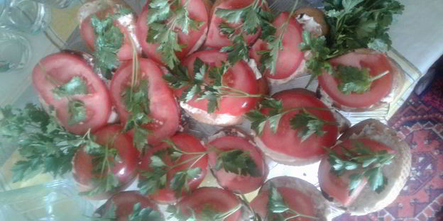 тосты с томатами