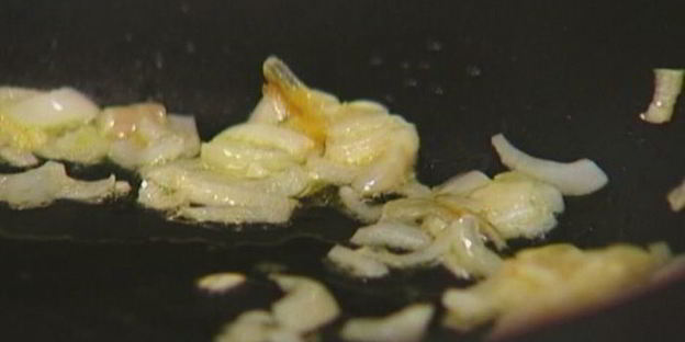 тосты с цукини, сыром и луком