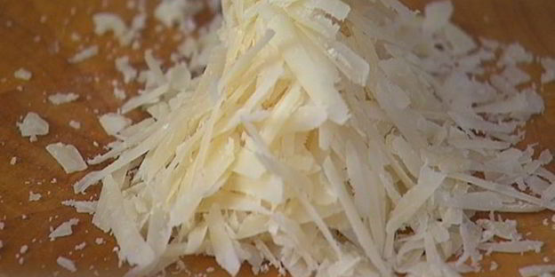 тосты с цукини, сыром и луком