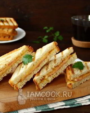 Тосты с ветчиной и сыром