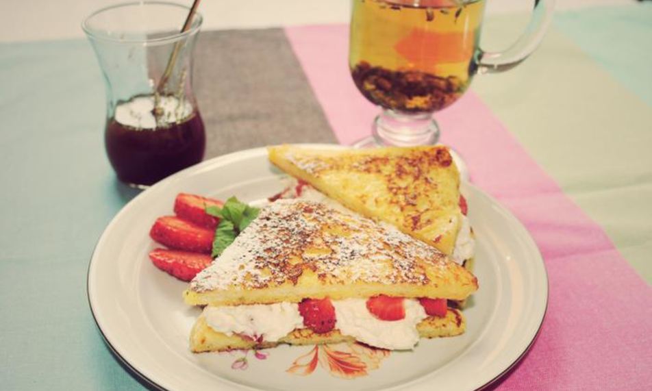 Рецепт тостов с ягодами и творогом