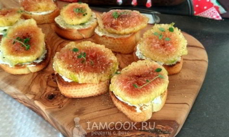 Рецепт тостов со сливочным сыром и свежим инжиром