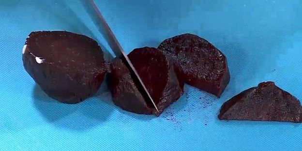 тосты со свеклой, фисташками и йогуртовой заправкой