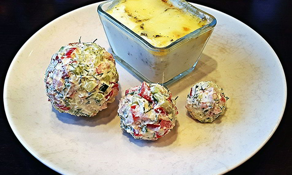 Рецепт яиц с моцареллой, сливочные шарики и тосты с томатами