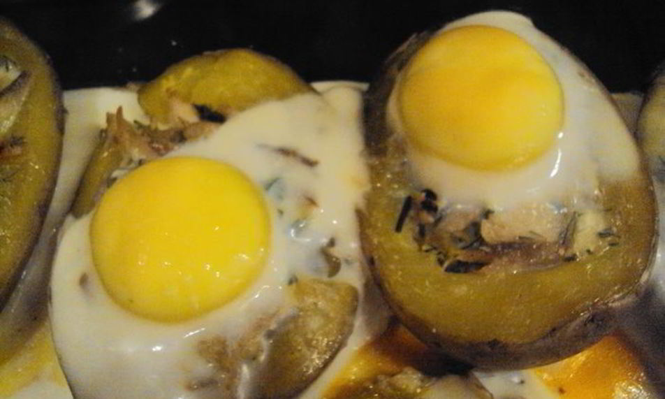 Рецепт фаршированного картофеля с глазуньей