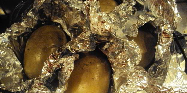 фаршированный картофель с глазуньей