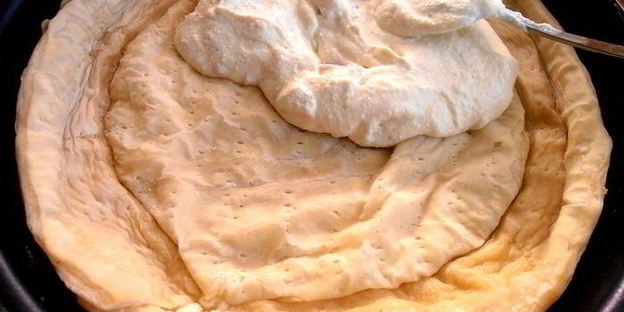 глазунья в съедобной сковородке