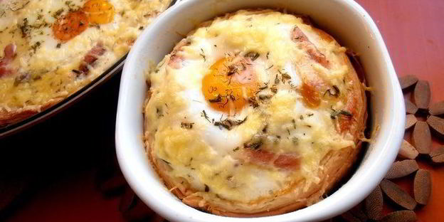 глазунья в съедобной сковородке