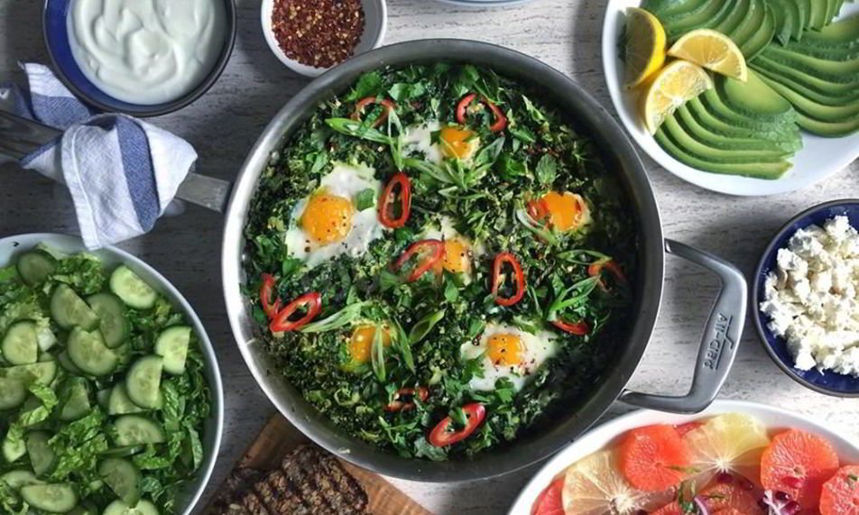 Рецепт шакшуки с мангольдом зеленью и цукини