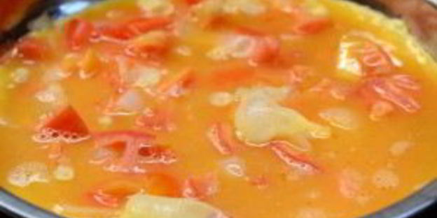 яичница-болтунья с помидорами