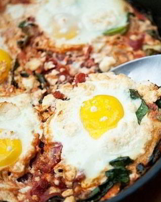 Яичница с брынзой