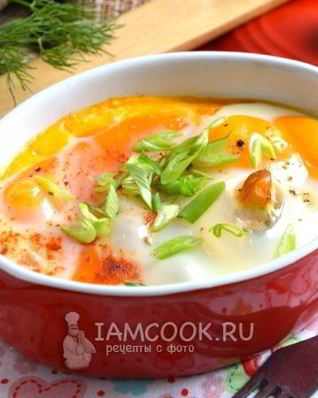 Яичница с картофелем и беконом в духовке