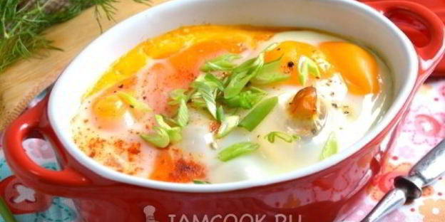 яичница с картофелем и беконом в духовке