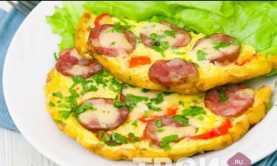 Рецепт яичницы с колбасой и сладким перцем