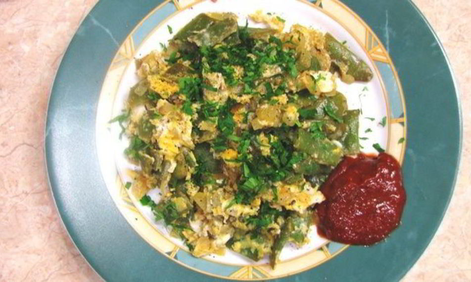 Рецепт яичницы с плоской стручковой фасолью