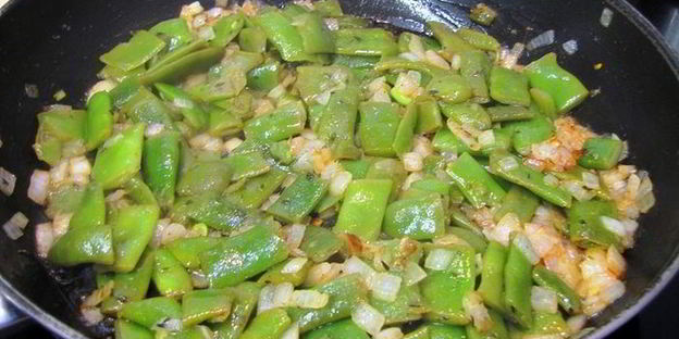 яичница с плоской стручковой фасолью