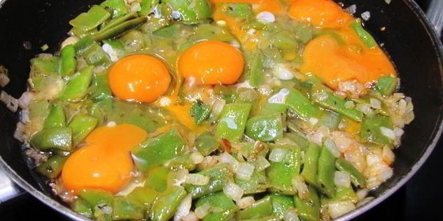 яичница с плоской стручковой фасолью