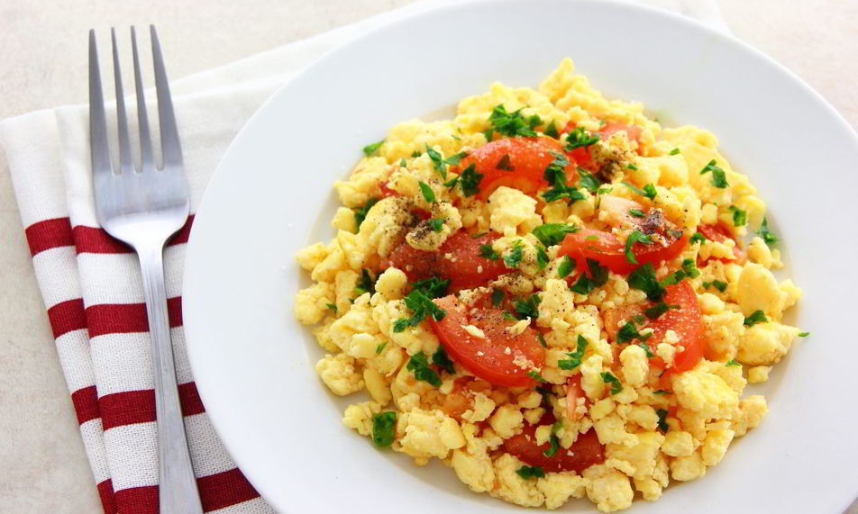 Рецепт яичницы с сыром фета