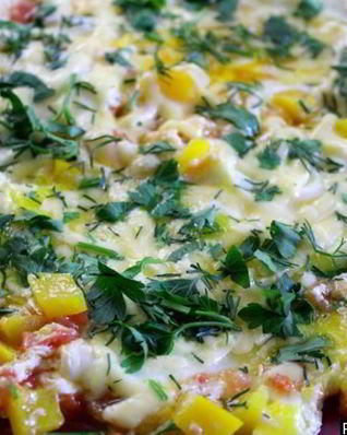 Яичница с сыром и овощами