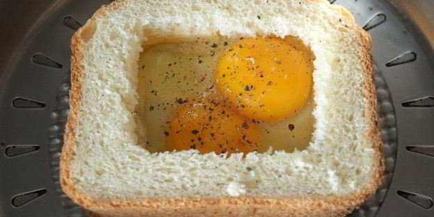 яичница в бутерброде