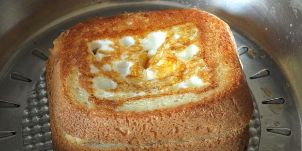 яичница в бутерброде