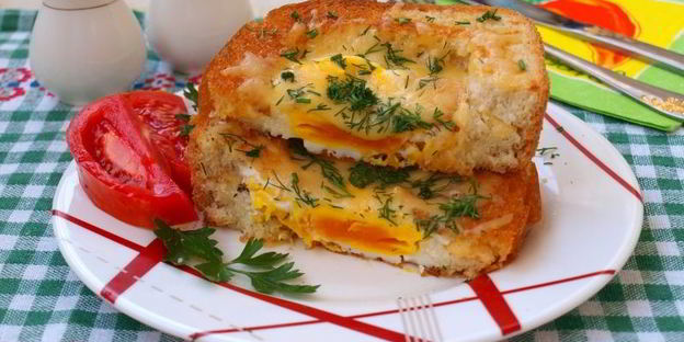 яичница в бутерброде