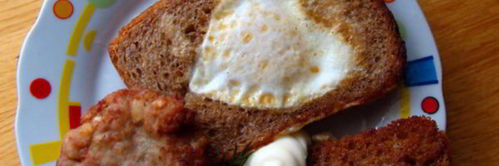 Яичница в гренке