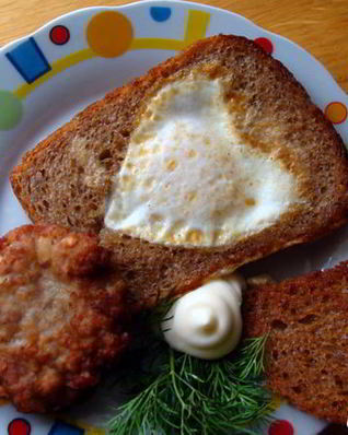 Яичница в гренке
