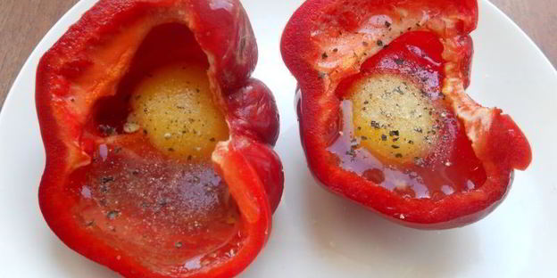 яичница в перце в микроволновке