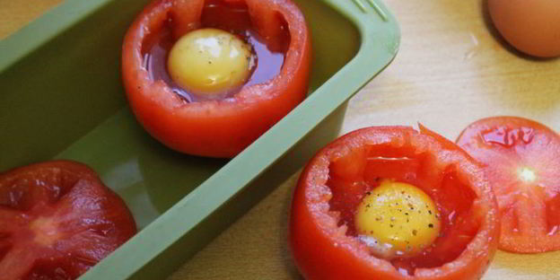 яичница в помидорах