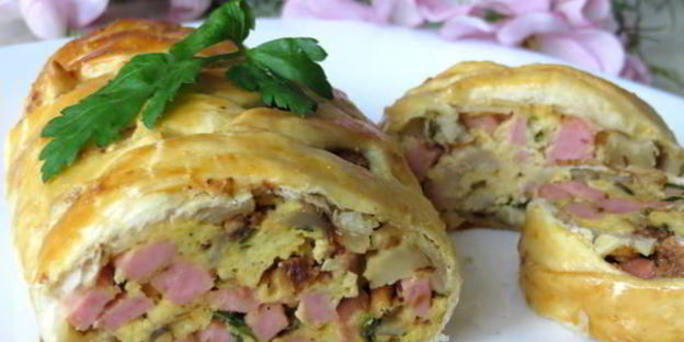 яичница в слоеном тесте к завтраку