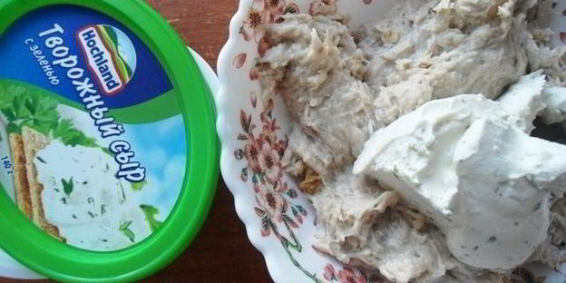 закуска из курицы, орехов и творожного сыра