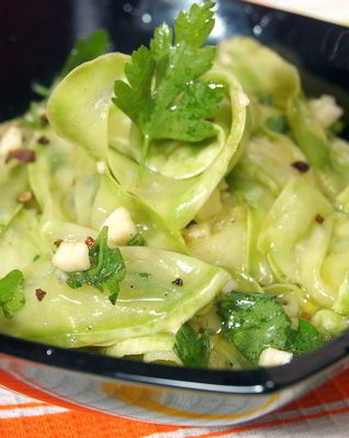 Закуска из маринованных кабачков