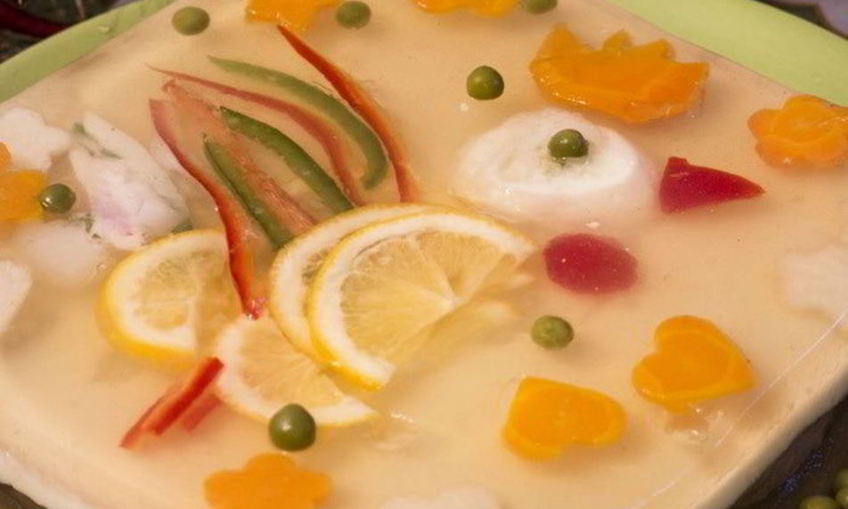 Рецепт слоеного заливного из языка петушок