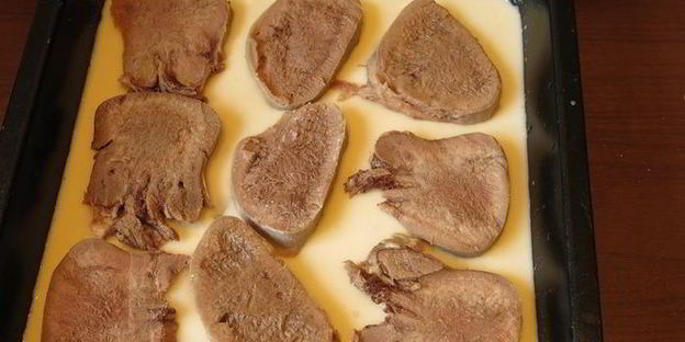 слоеное заливное из языка петушок