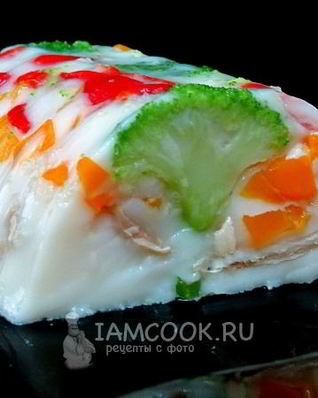 Заливное из курицы с брокколи