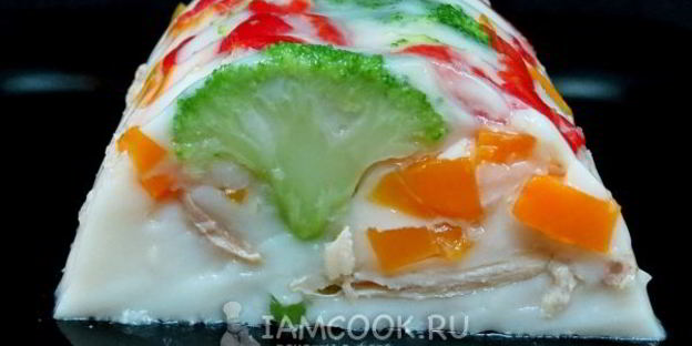 заливное из курицы с брокколи