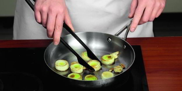 заливное из курицы с пореем