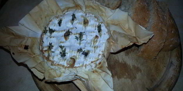 запеченый камамбер